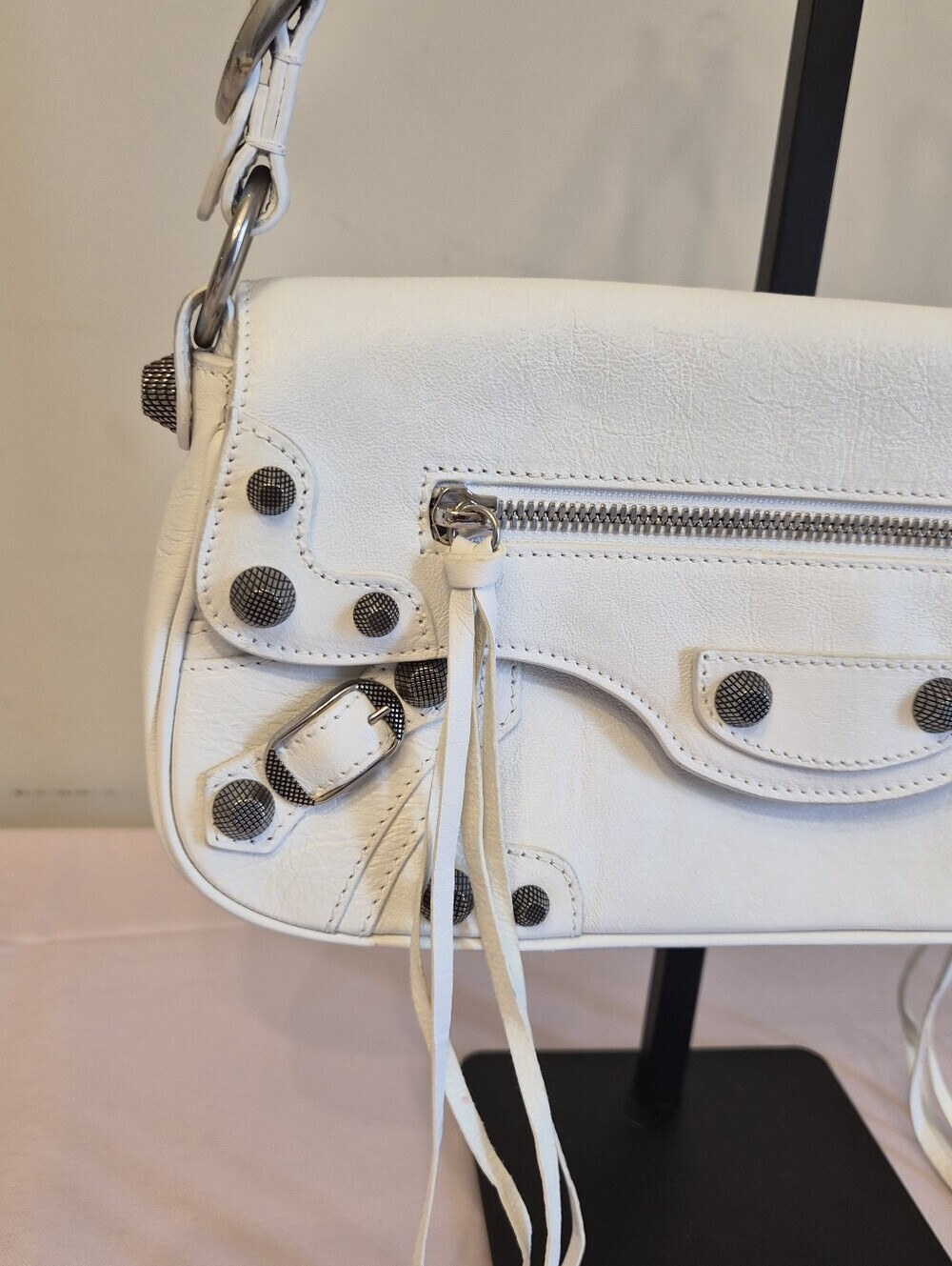 Balenciaga Le Cagole Shoulder Bag – Optic White - Picture 2 of 13